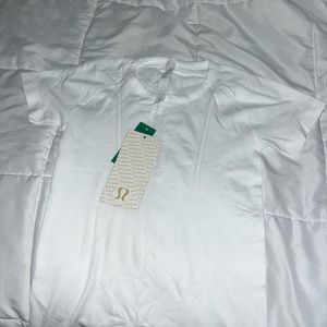 white lululemon swiftly tech tee